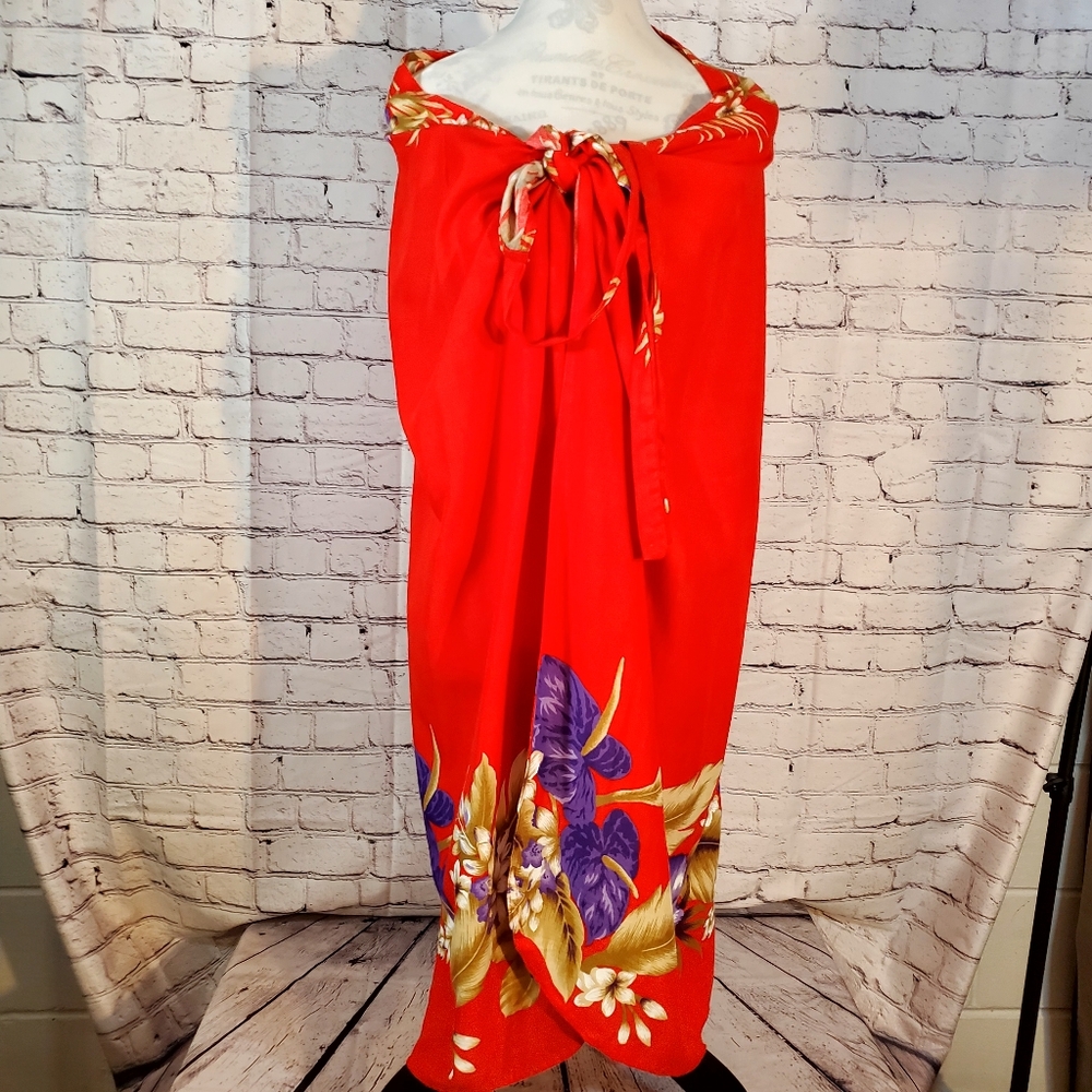 Gorgeous Red Floral Sarong Style Beach Cover-up by Mamu Women's OS Vintage